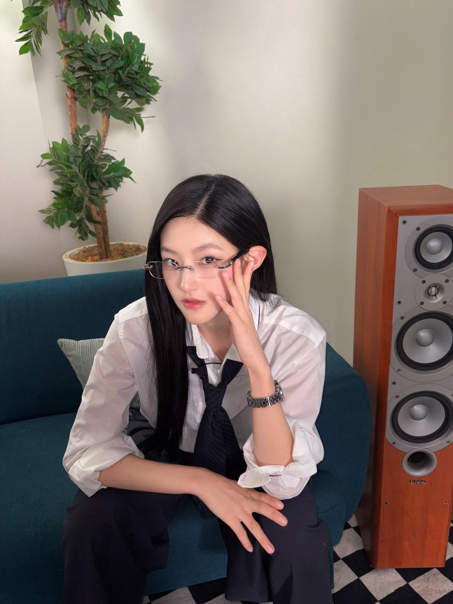 Latest photo of KISS OF LIFE