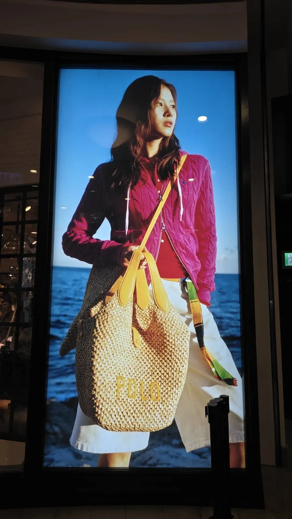 TWICE粉丝亲手制作的特别壁纸