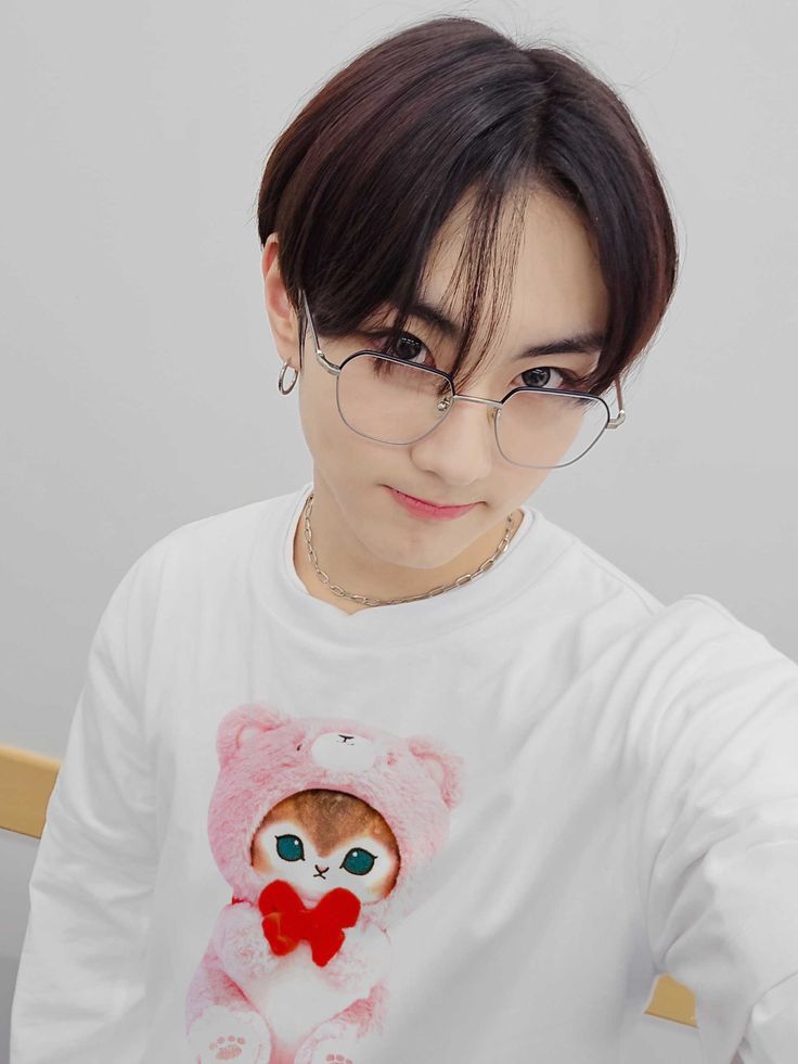 Latest photo of Jungwon (ENHYPEN)