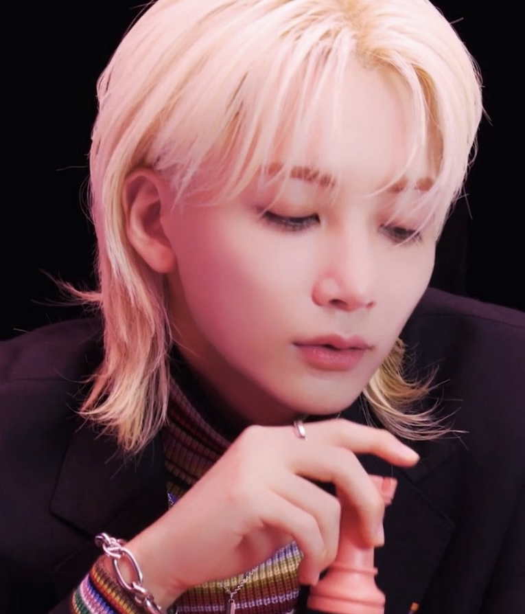 Latest photo of Jeonghan (SEVENTEEN)