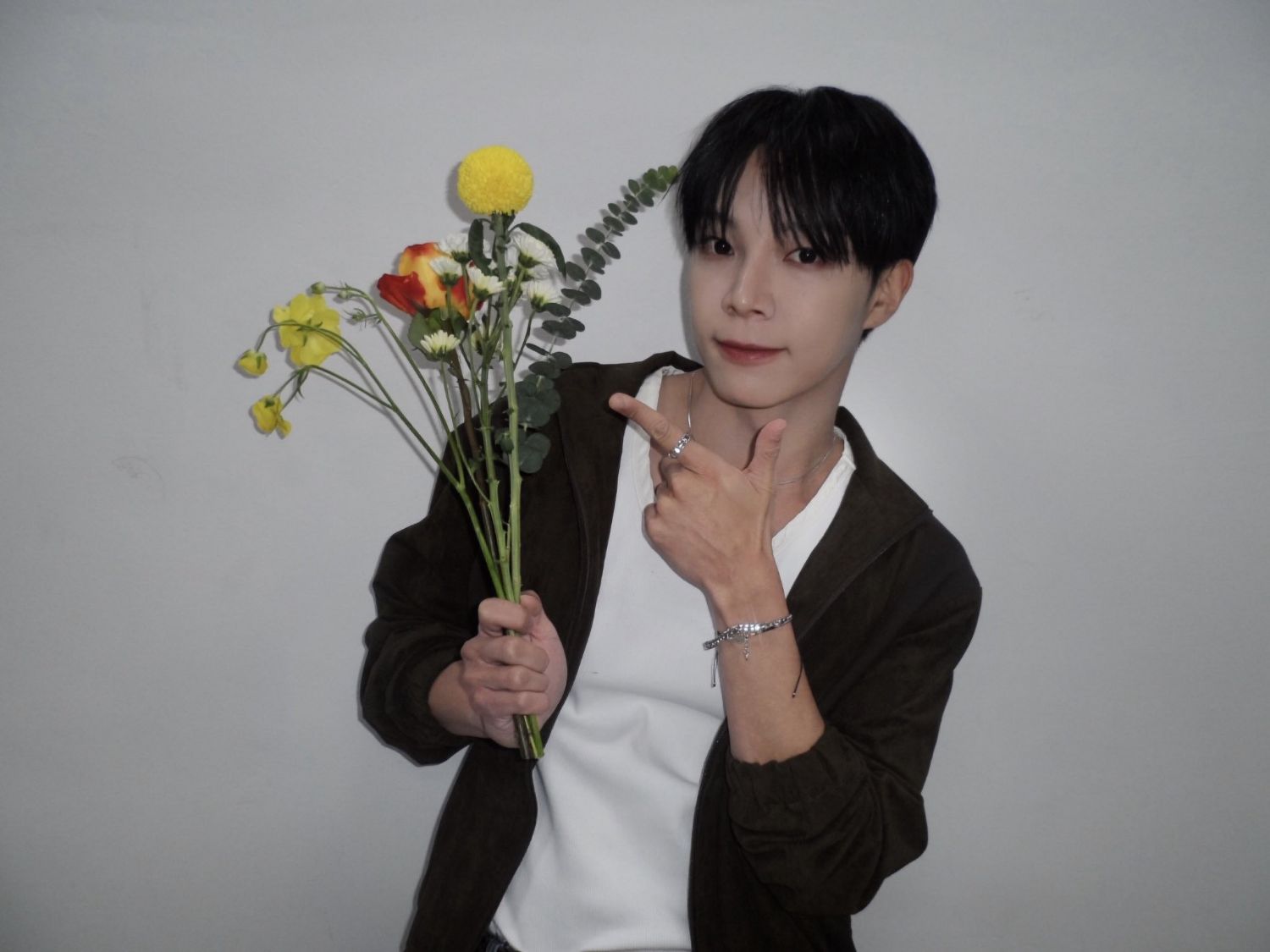 Latest photo of Dongheon (VERIVERY)