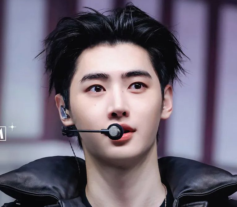 성훈 (ENHYPEN) 최근 활동샷