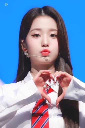 Recent activity shot of Jang Wonyoung (IVE)