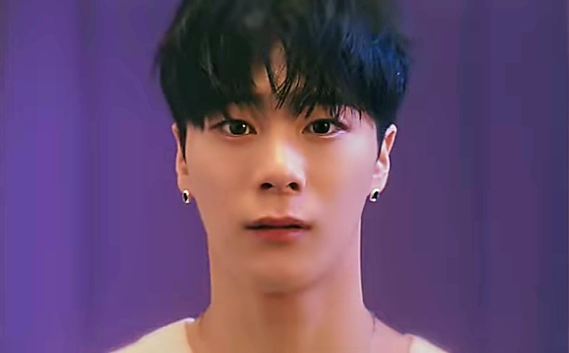 A moment captured by Moonbin (ASTRO)'s fan