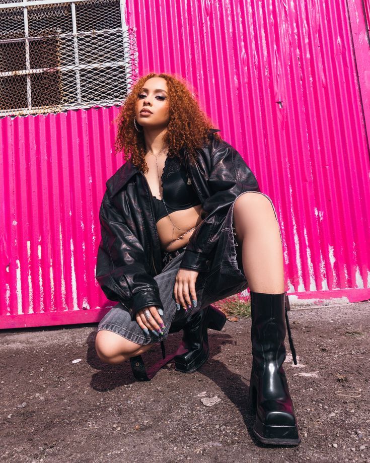 Behind-the-scenes cut of Savanna (GIRLSET)