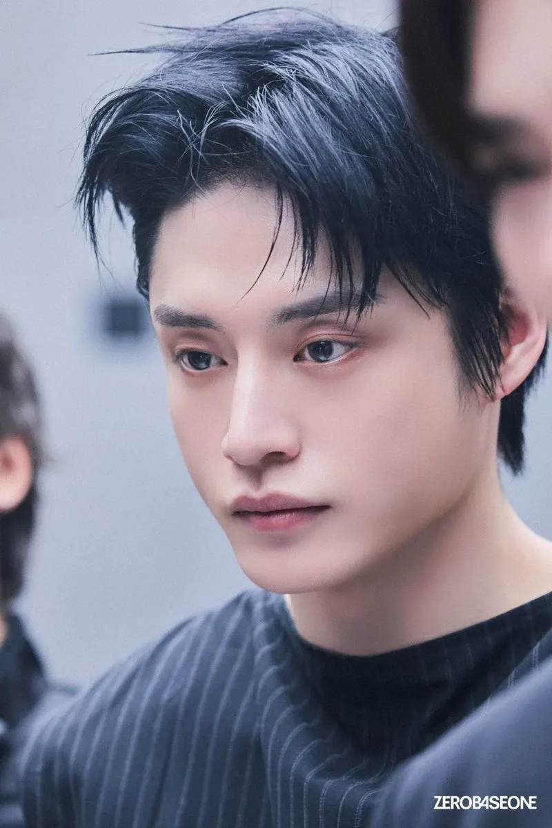 Latest photo of Kim Jiwoong (ZEROBASEONE)