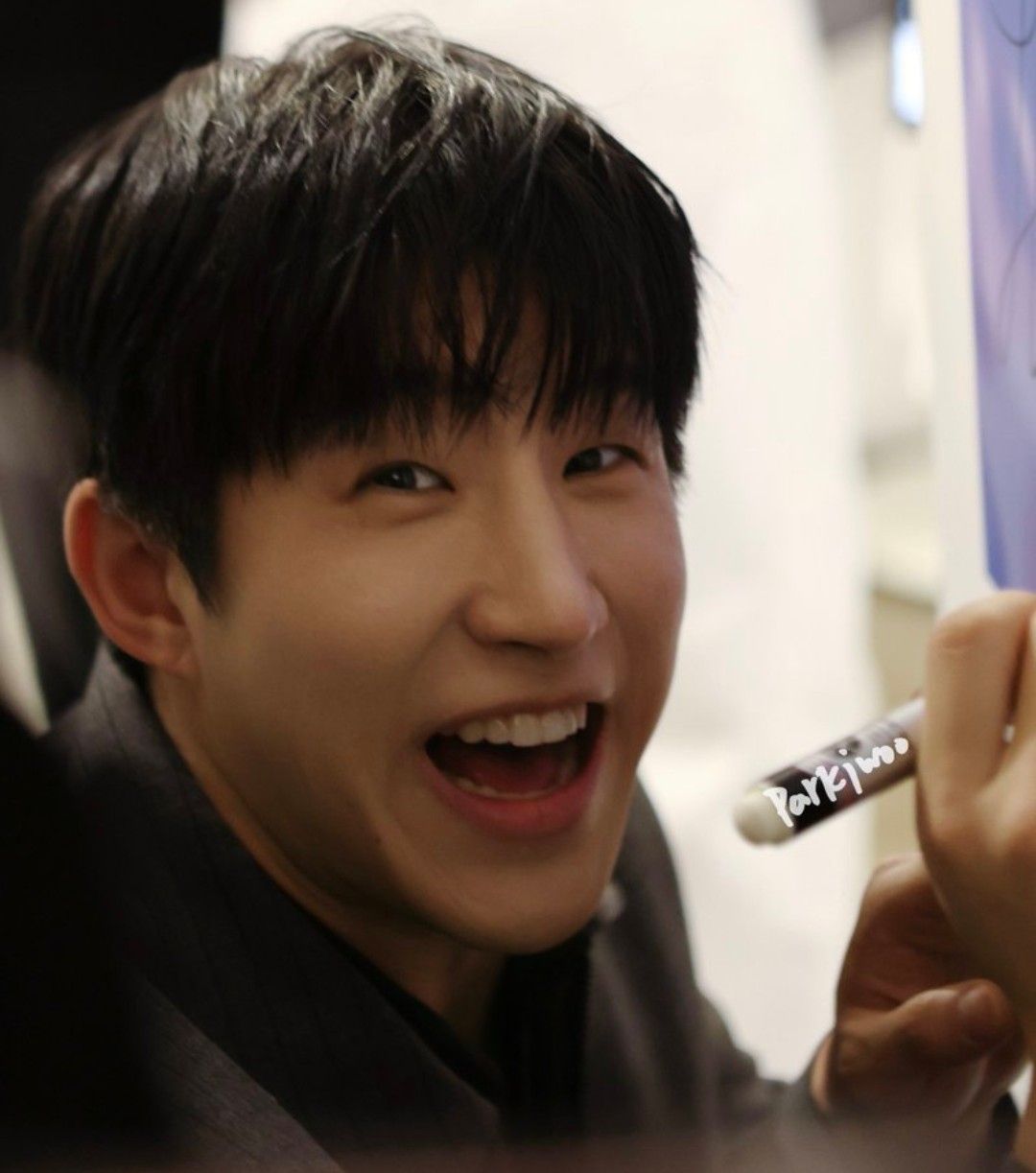 Latest photo of Jinjin (ASTRO)