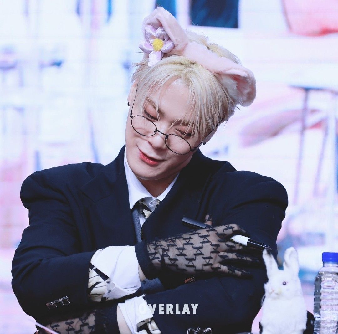 Recent activity shot of Moonbin (ASTRO)