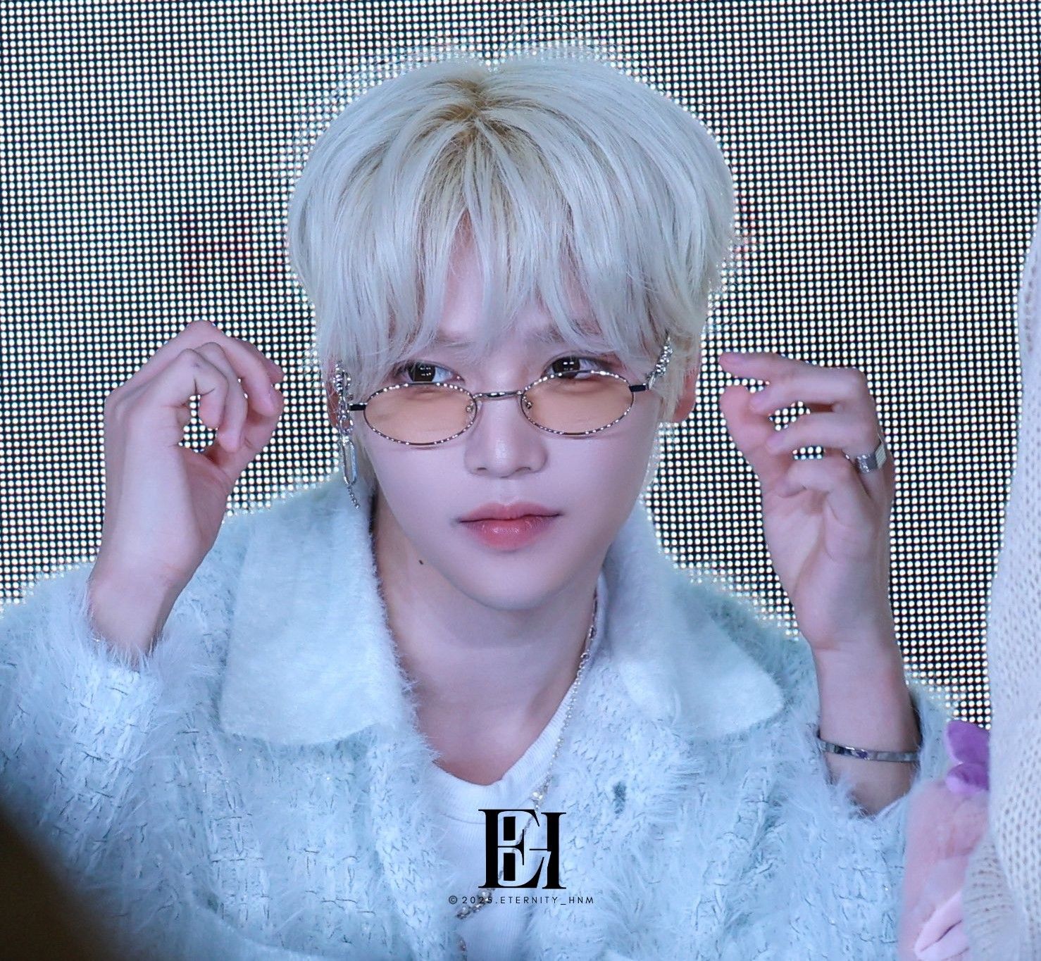 A moment captured by Jang Haneum's fan