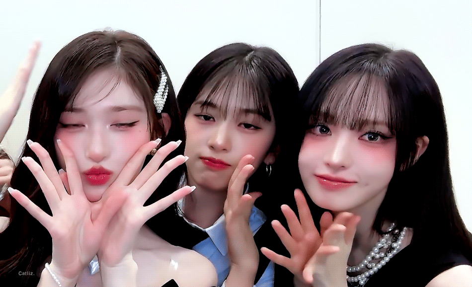 Behind-the-scenes cut of Leeseo (IVE)