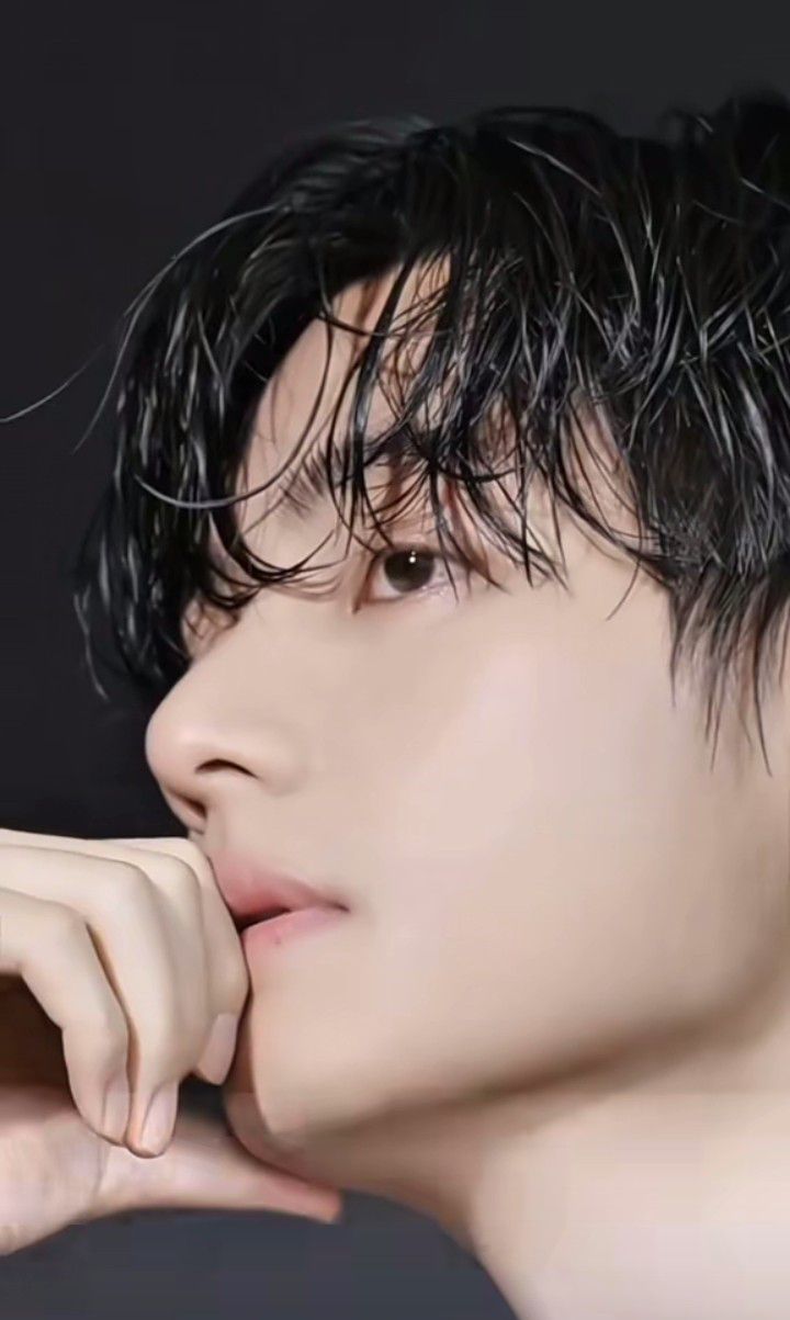 V (BTS)の最新写真