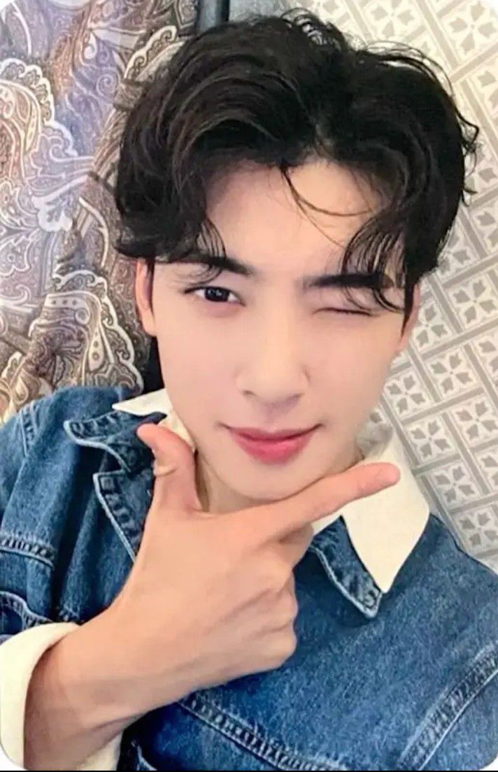 Recent activity shot of Eunwoo (ASTRO)