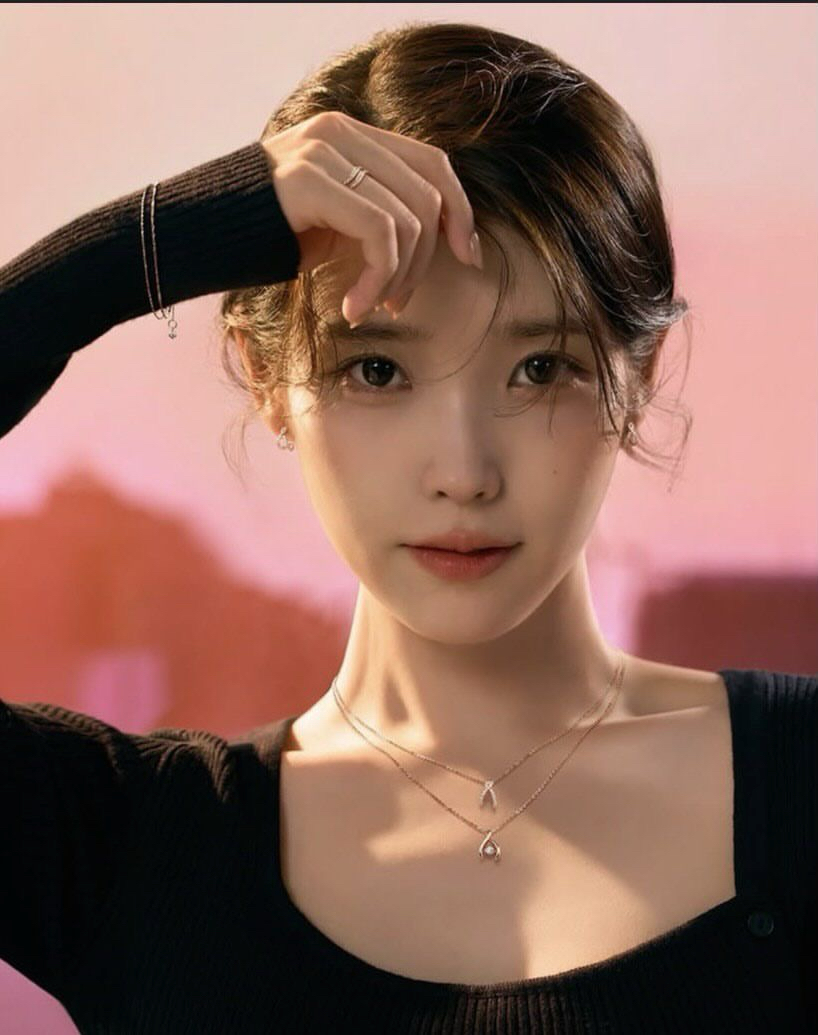 Momen yang diabadikan oleh penggemar IU