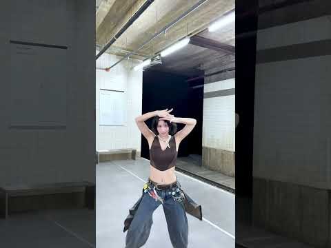 Momo (TWICE)粉丝拍下的瞬间
