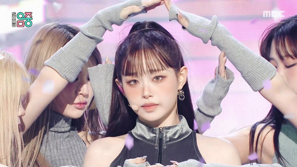 A moment captured by Chuu's fan