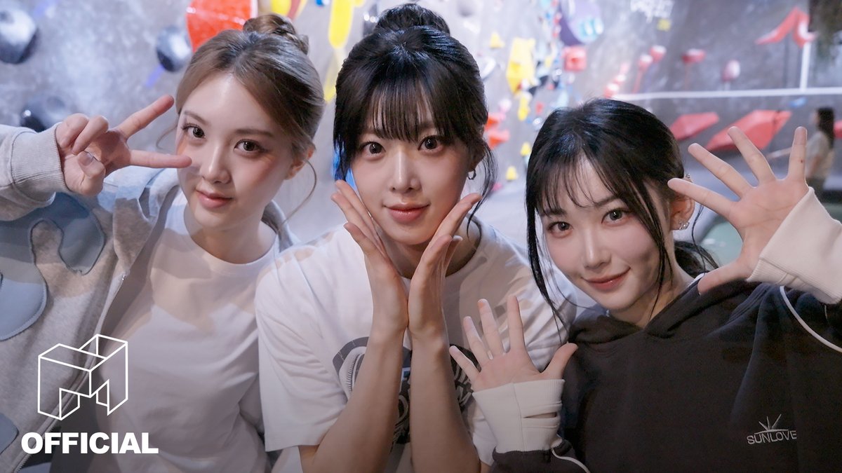 A moment captured by tripleS's fan