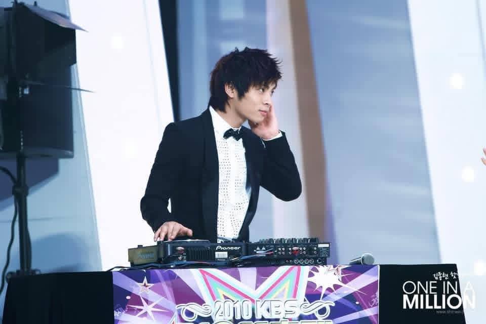 Behind-the-scenes cut of Jonghyun (SHINee)