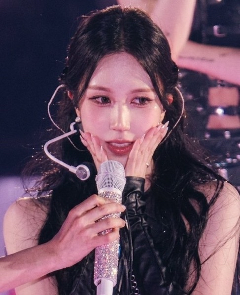 Foto terbaru Mina (TWICE)