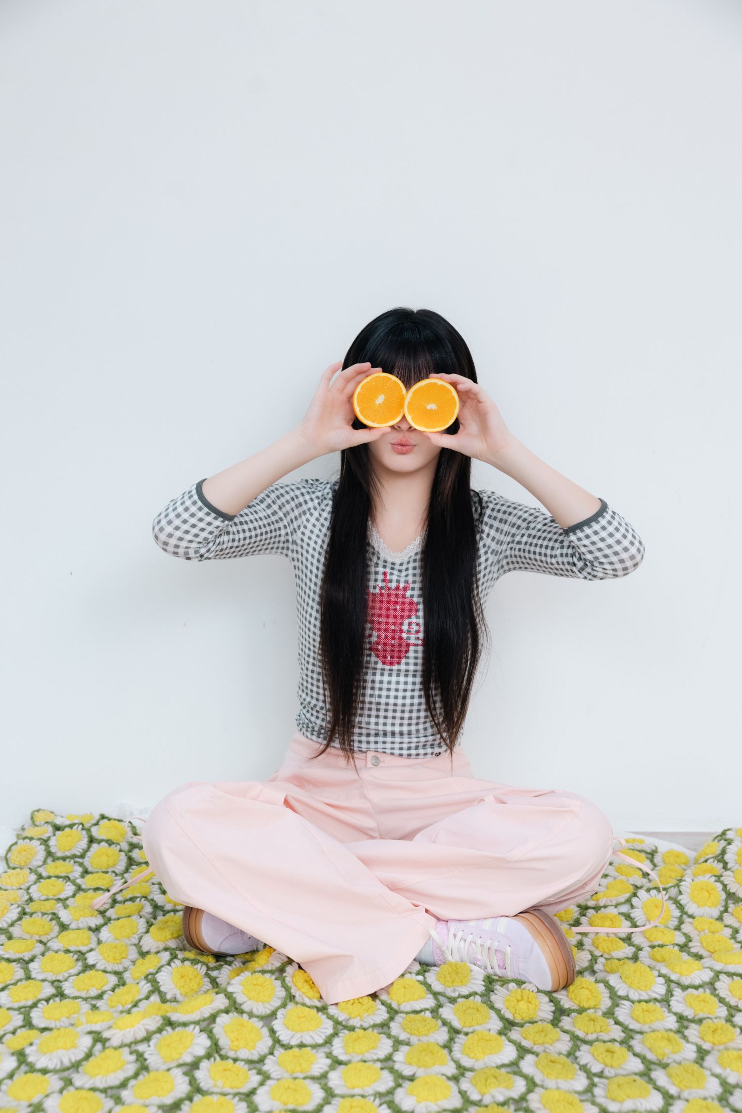 Behind-the-scenes cut of Iroha (ILLIT)