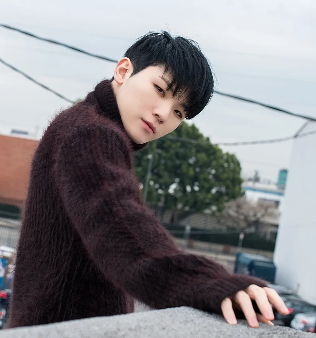 Latest photo of Woozi (SEVENTEEN)