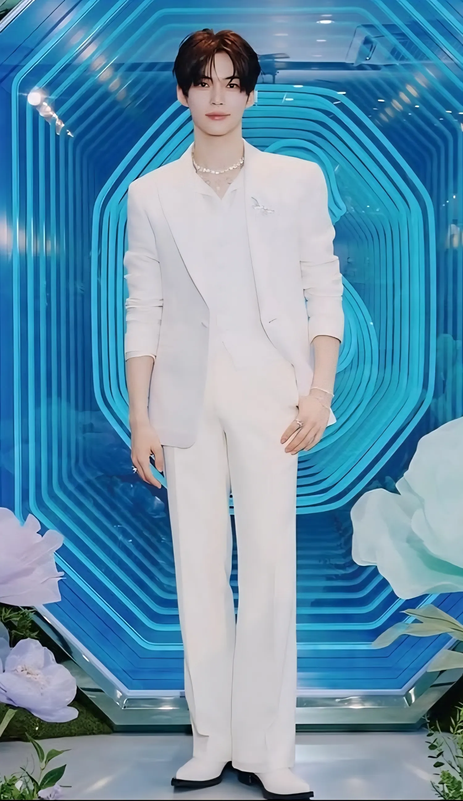 The most beloved wallpaper among Sung Hanbin (ZEROBASEONE)'s fans