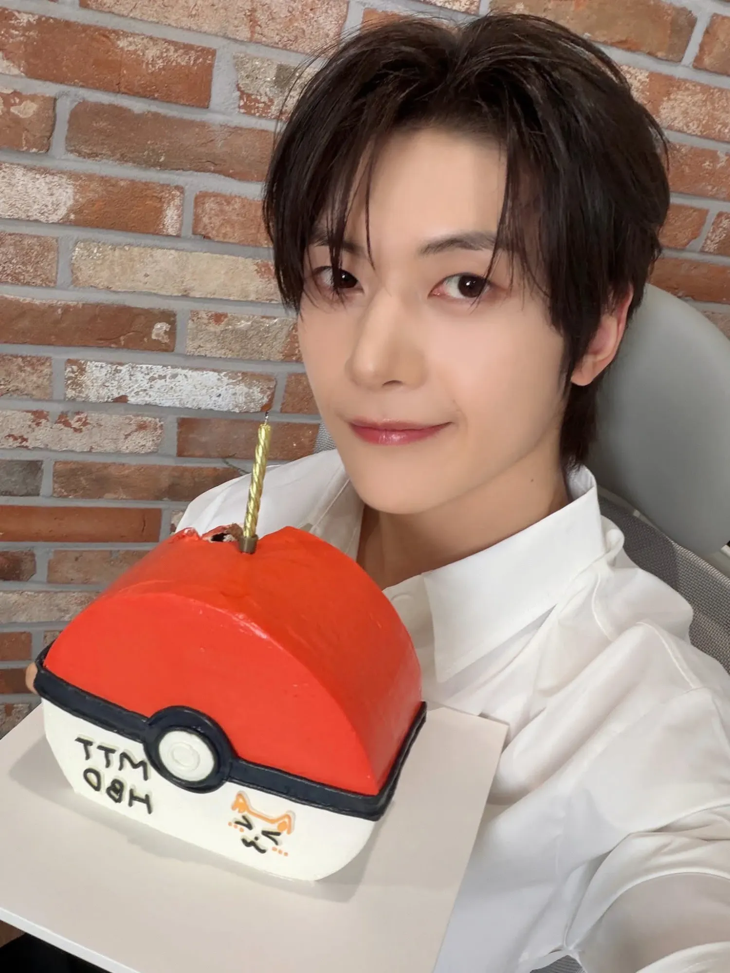 Popular K-POP post loved by fans