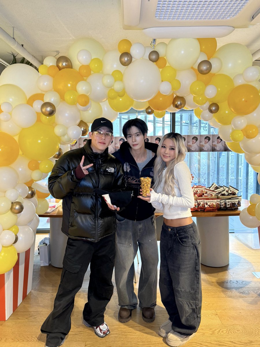 Behind-the-scenes cut of CRAVITY