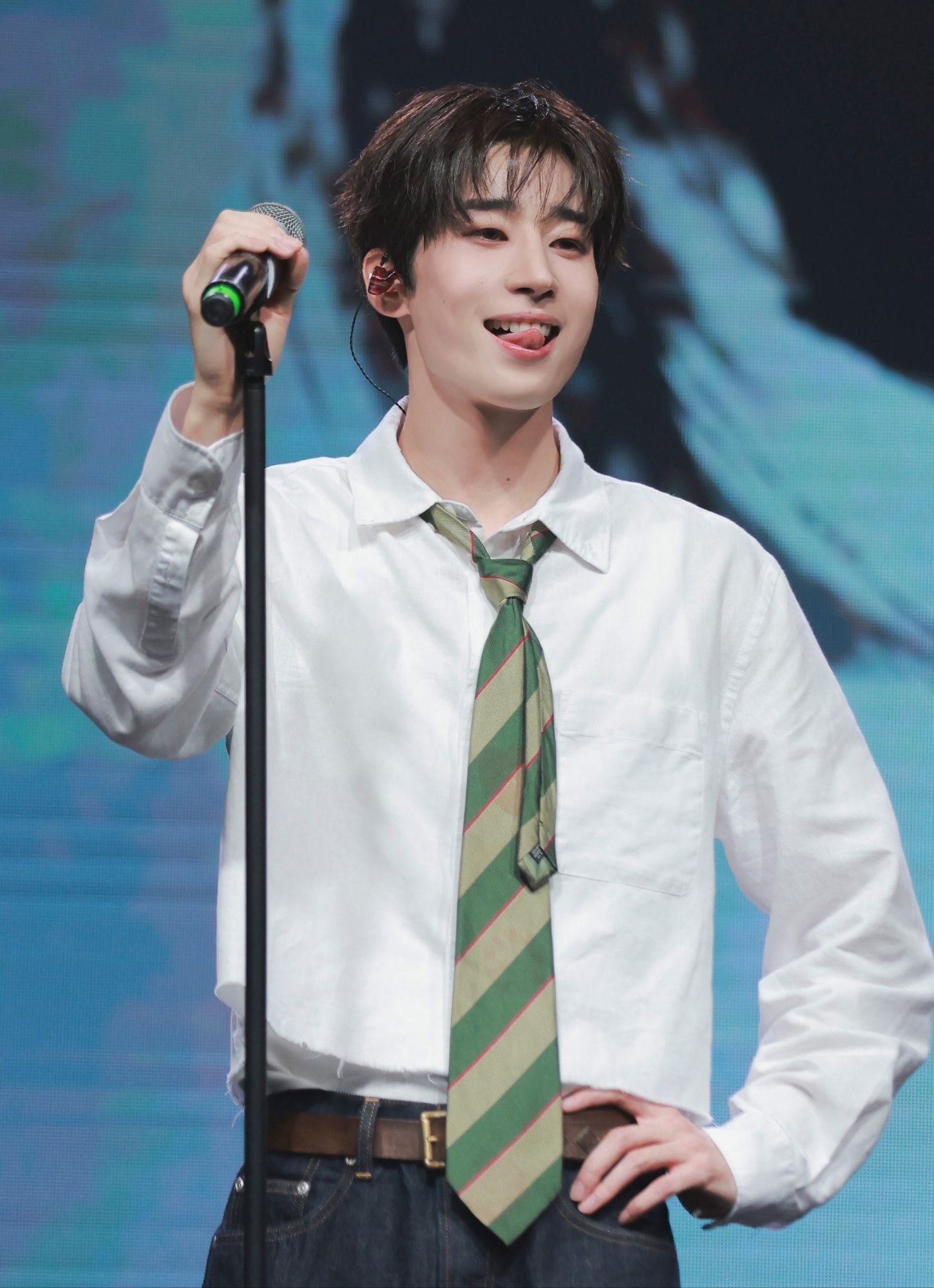 Behind-the-scenes cut of Han Seungwoo