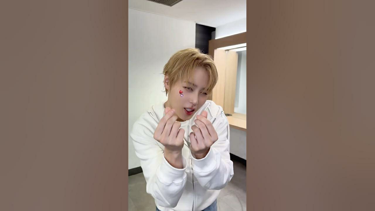 하성운 최근 활동샷