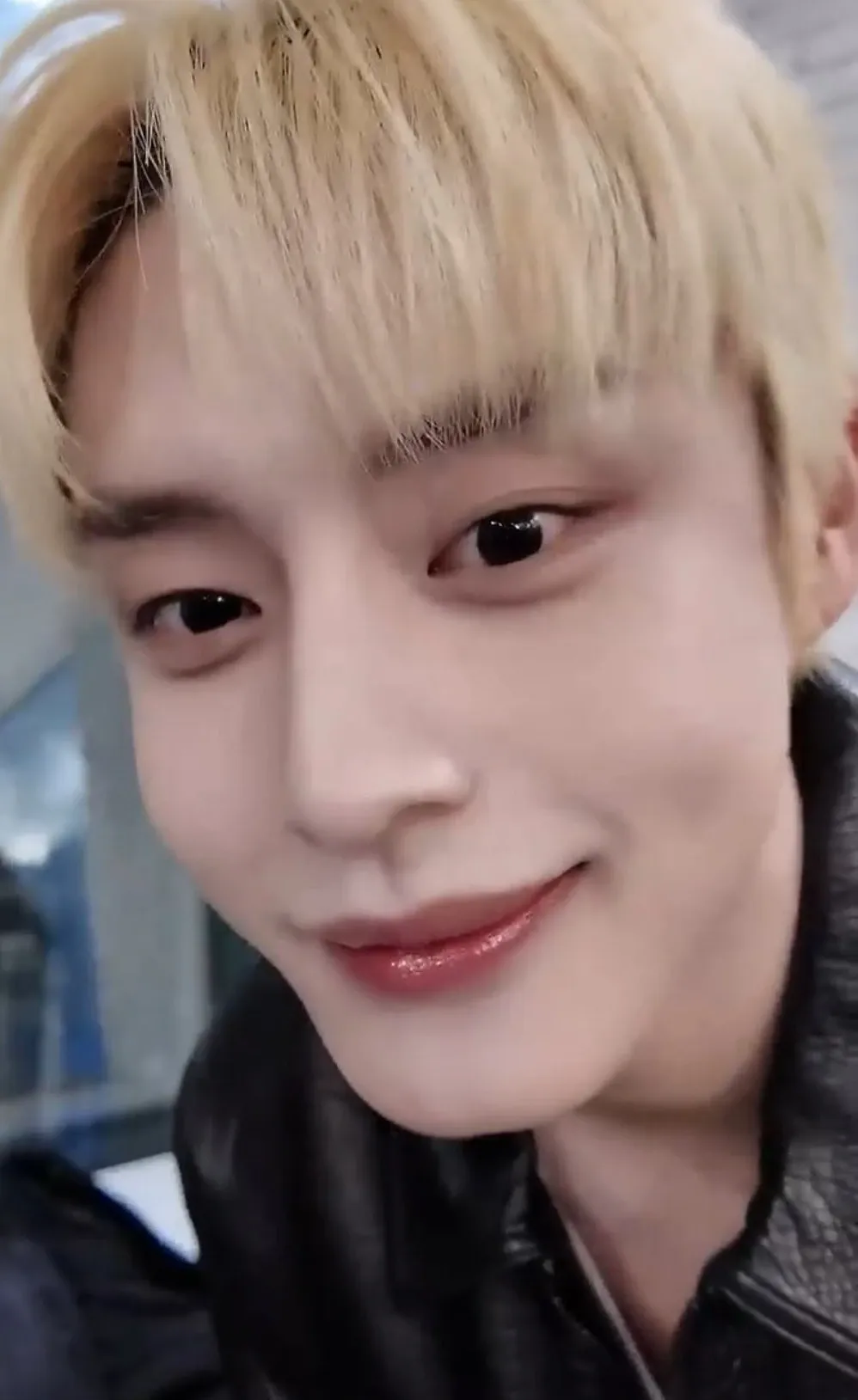 Behind-the-scenes cut of Kim Jiwoong (ZEROBASEONE)