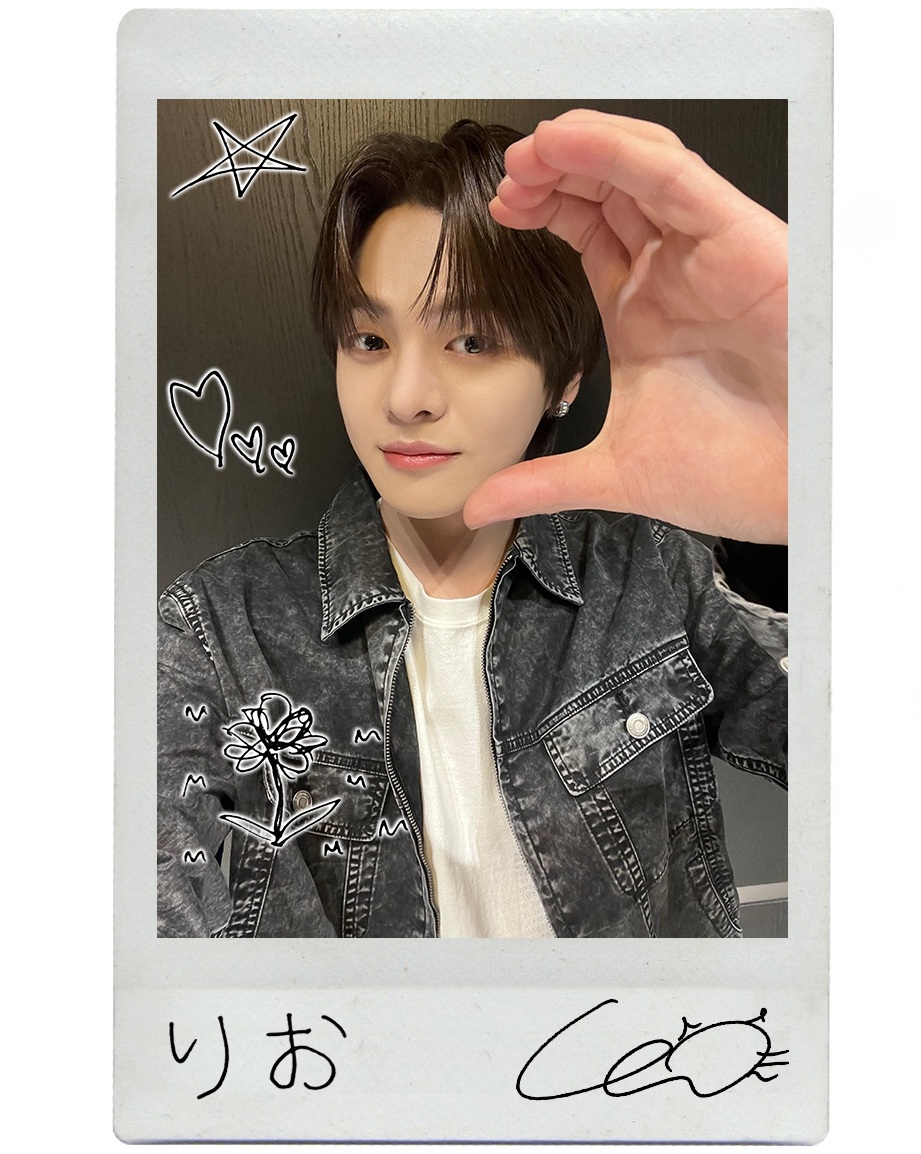 A moment captured by Lee Leo (ALPHA DRIVE ONE)'s fan