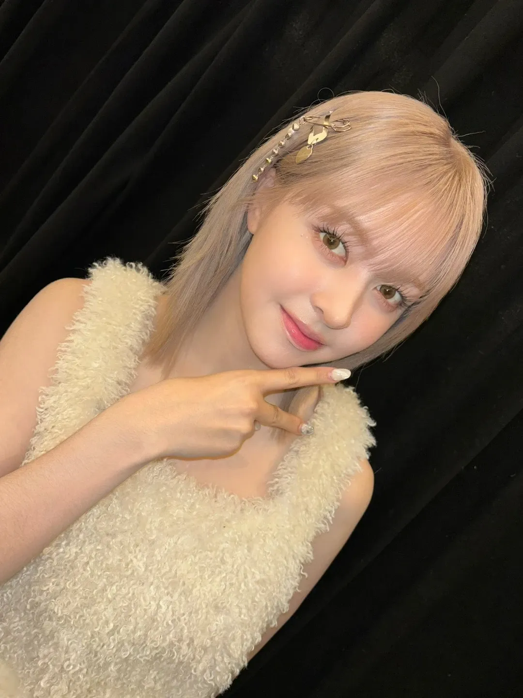 Behind-the-scenes cut of NMIXX