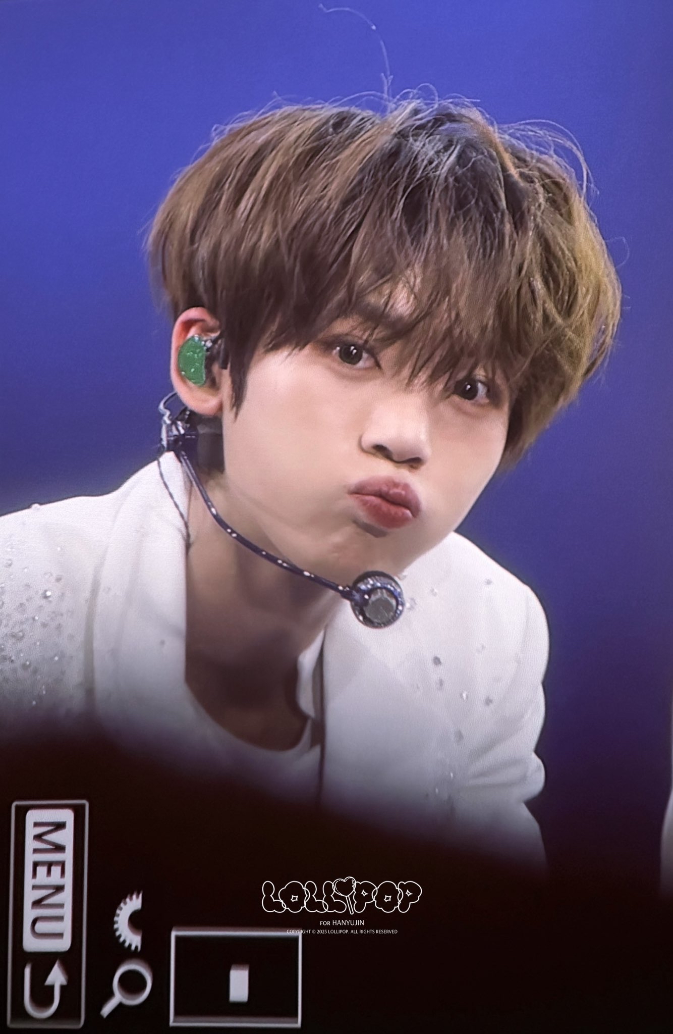 A moment captured by Han Yujin's fan