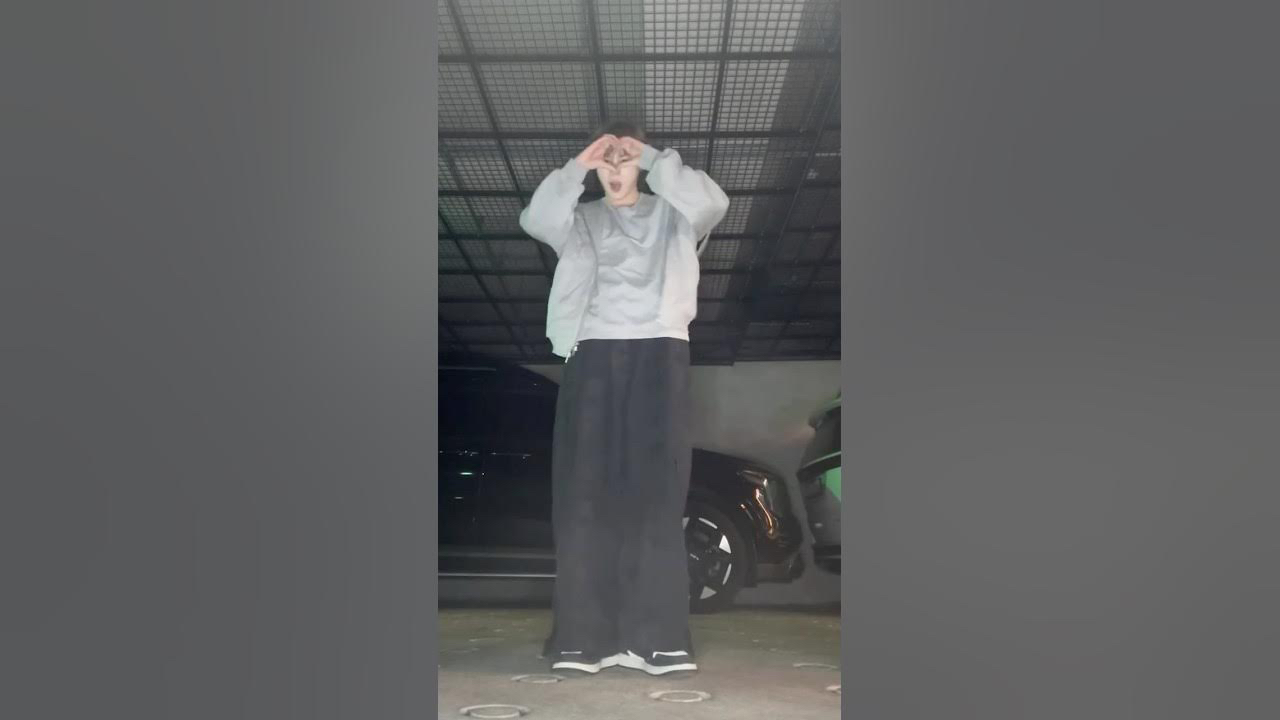 A moment captured by Ha Sungwoon's fan