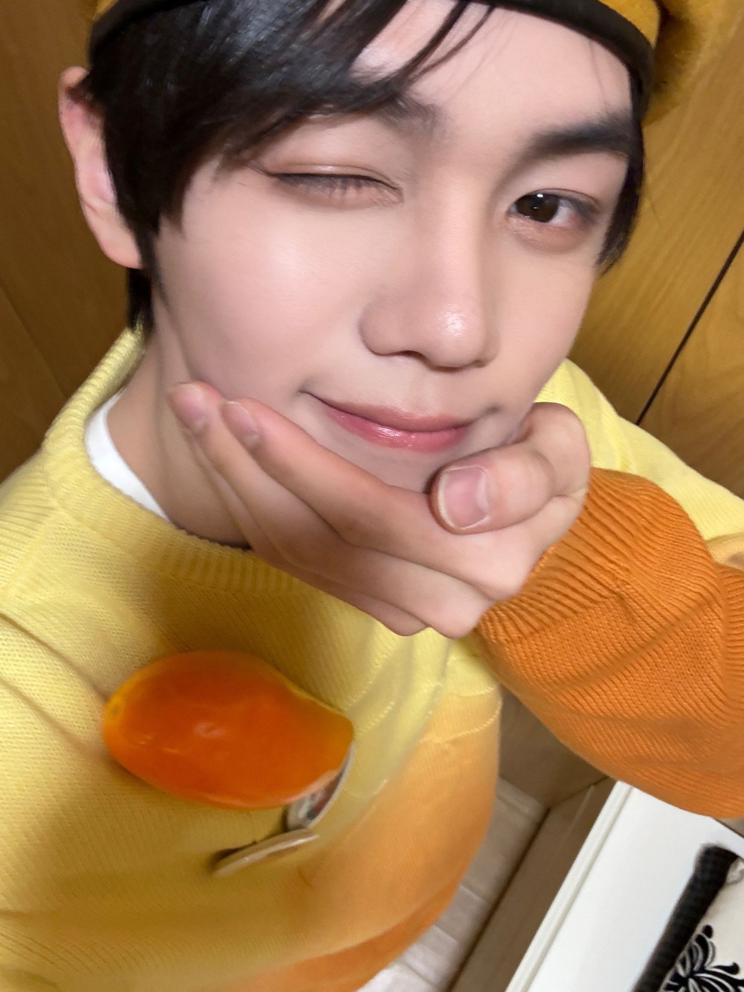 Behind-the-scenes cut of Kim Gyuvin (ZEROBASEONE)