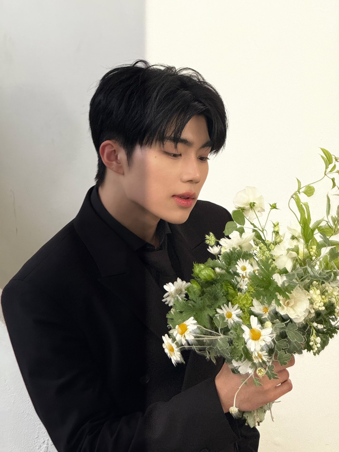 A moment captured by Park Gunwook (ZEROBASEONE)'s fan