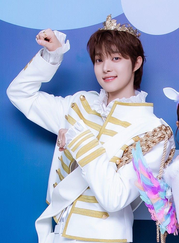 Latest photo of EJ (&TEAM)