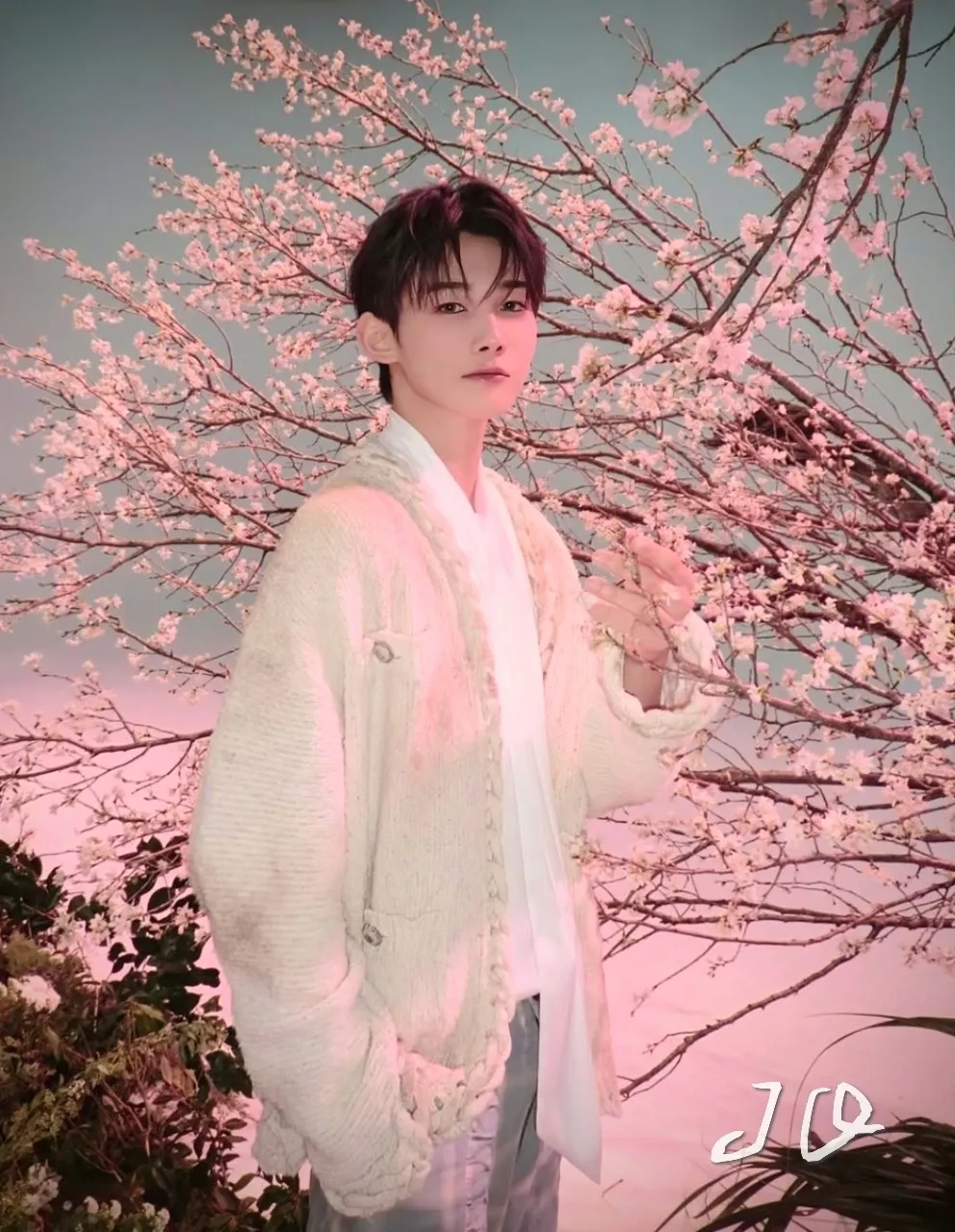 Jo (&TEAM)的最新照片