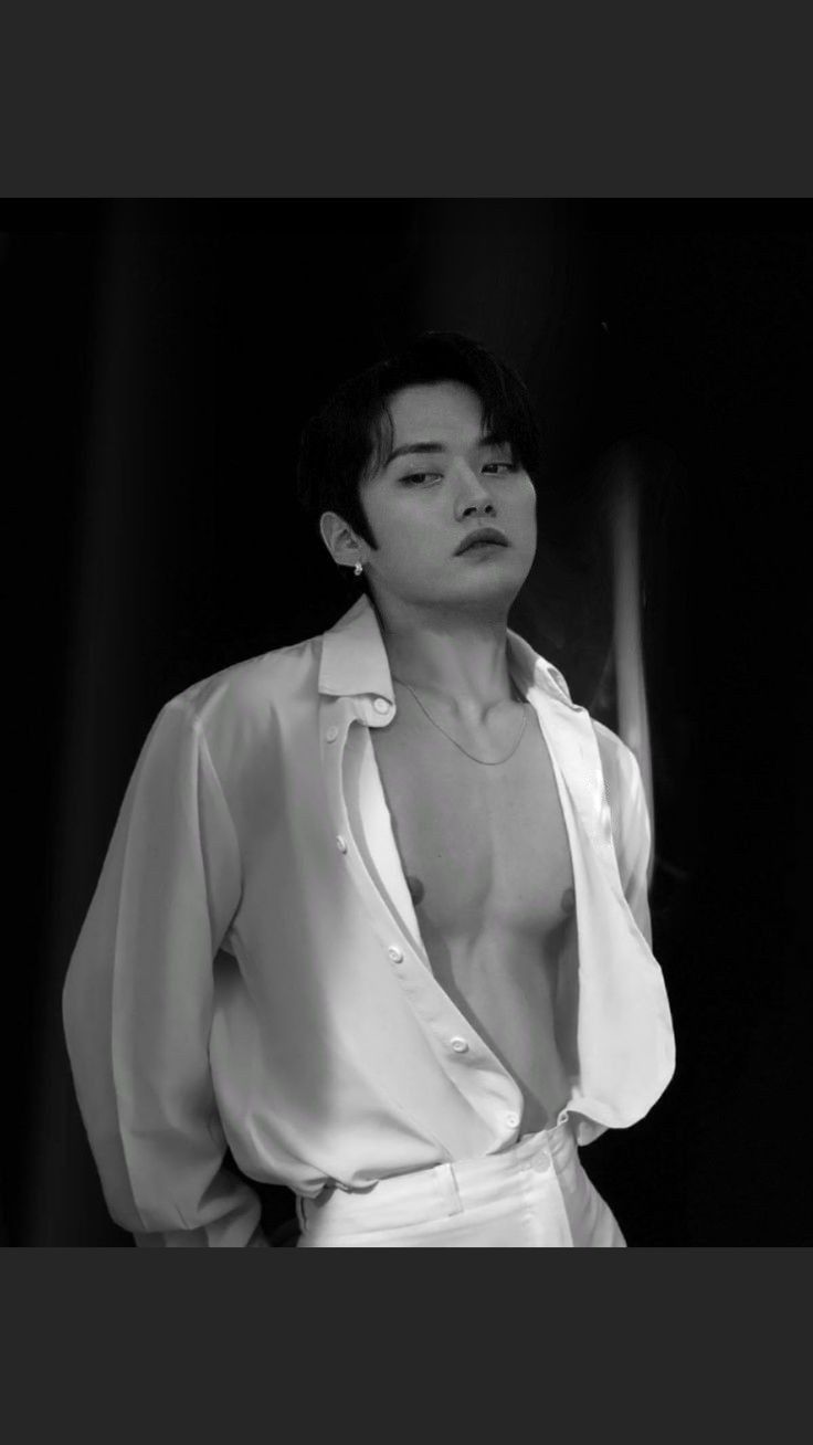 The most beloved wallpaper among Lee Know (Stray Kids)'s fans