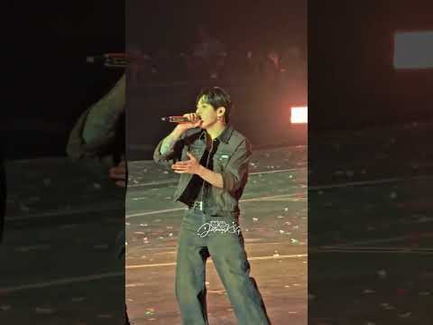뷔 (방탄소년단)의 최신 사진