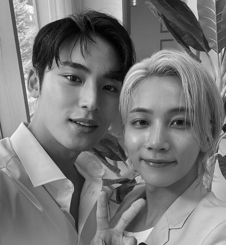 Recent activity shot of Jeonghan (SEVENTEEN)