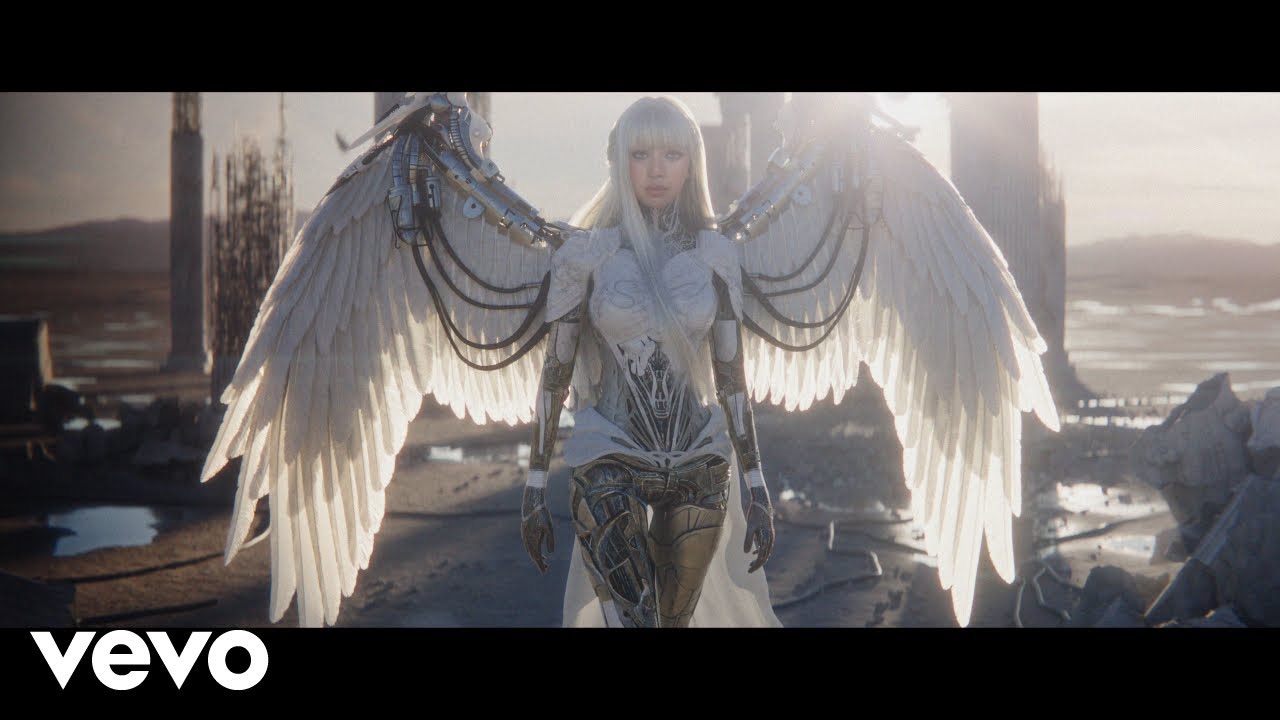 Momen yang diabadikan oleh penggemar Lisa (BLACKPINK)