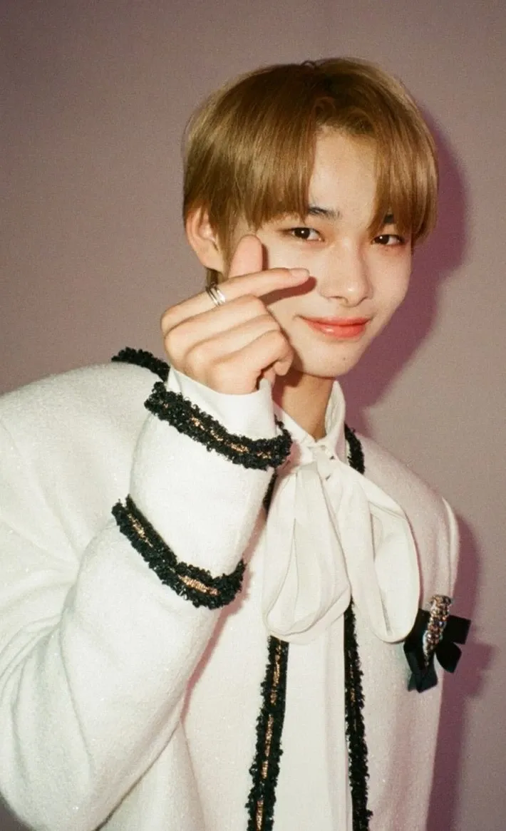 Foto terbaru NI-KI (ENHYPEN)