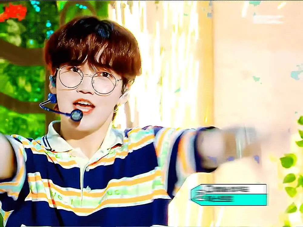 A moment captured by Seungjun (ONF)'s fan