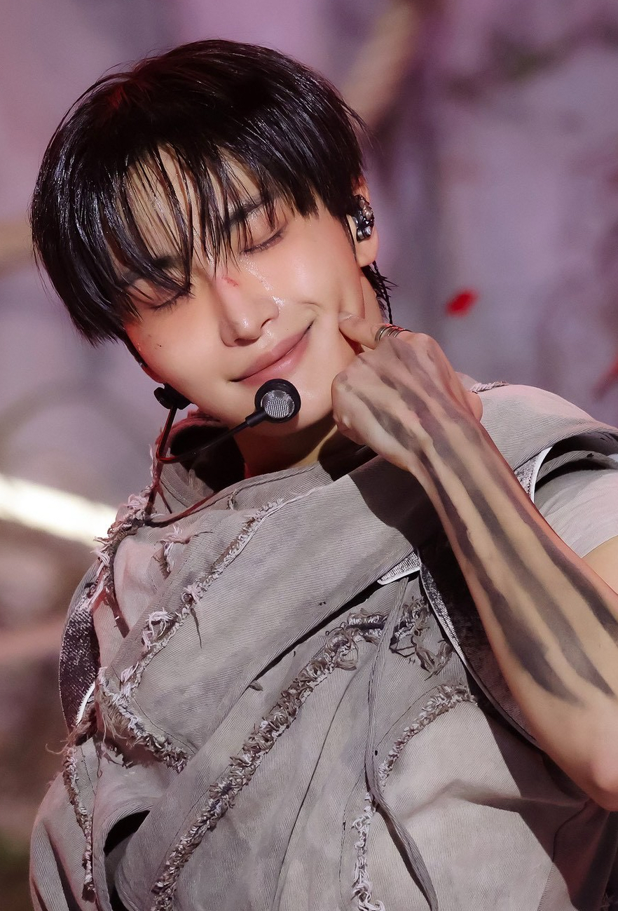 パク・ソンファ (ATEEZ)の舞台裏ショット