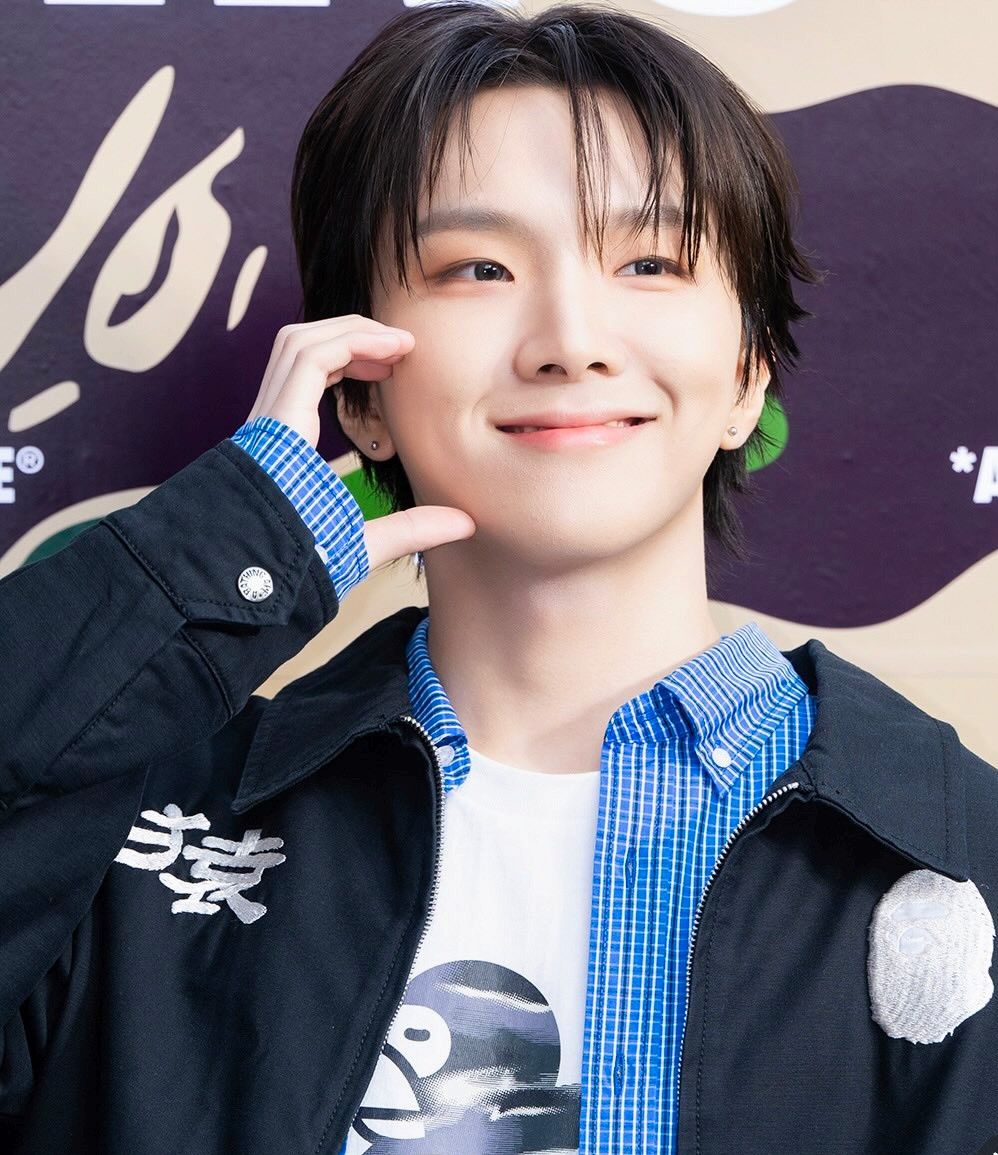 Momen yang diabadikan oleh penggemar Woonhak (BOYNEXTDOOR)