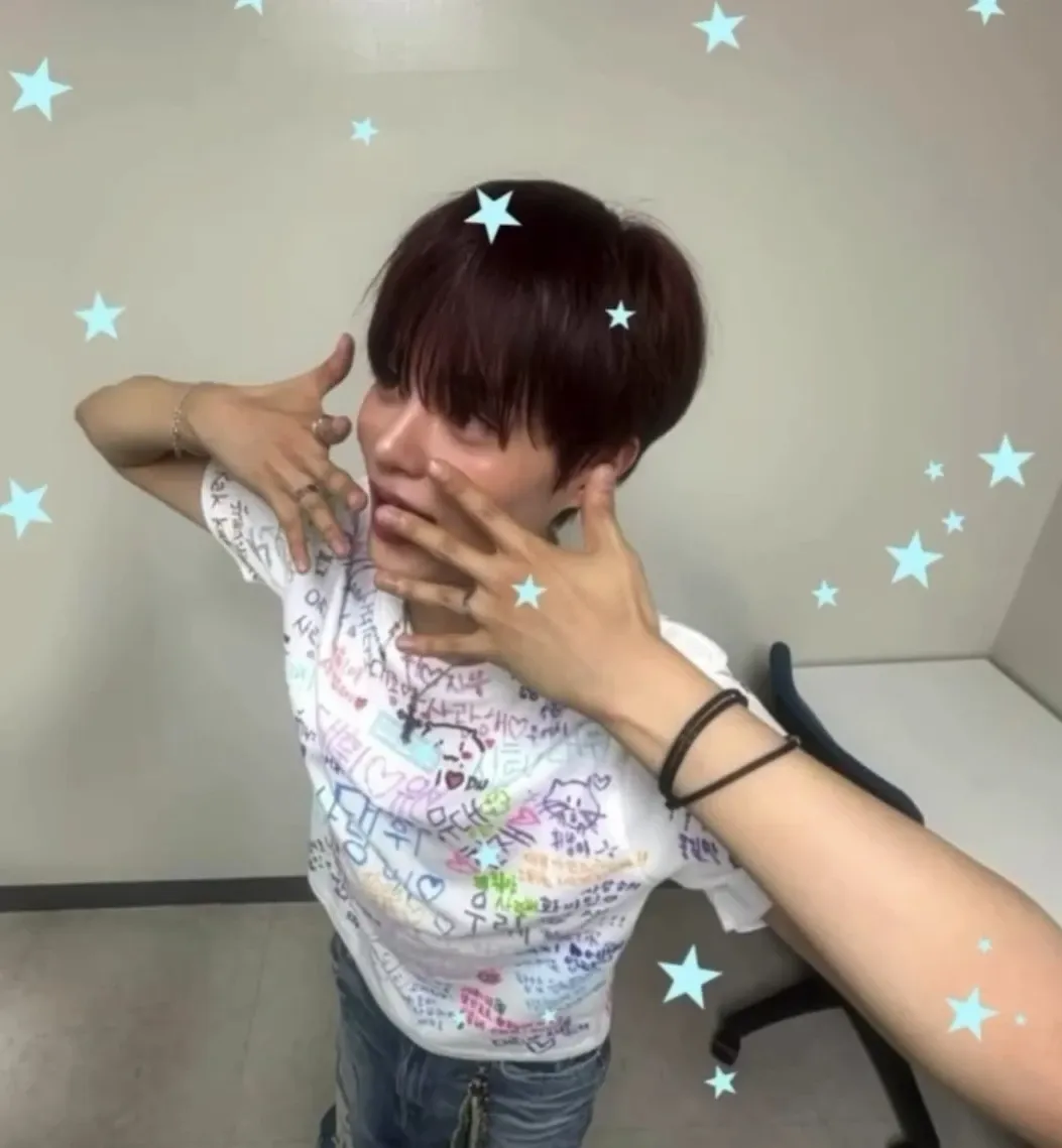 Behind-the-scenes cut of Lee Daehwi (AB6IX)