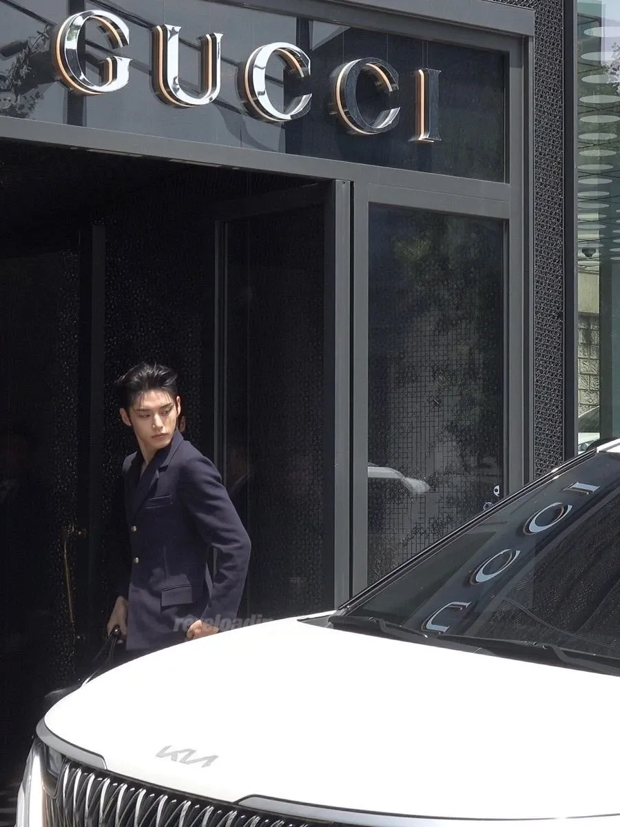 Latest photo of Kim Jiwoong (ZEROBASEONE)