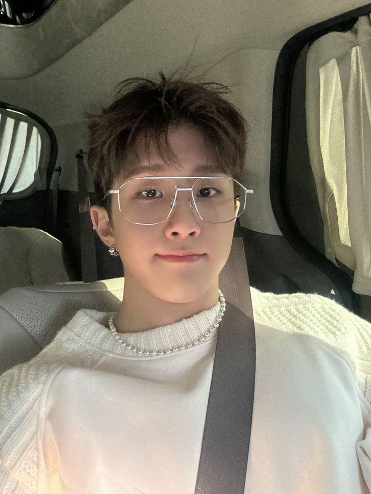 Latest photo of Jinjin (ASTRO)