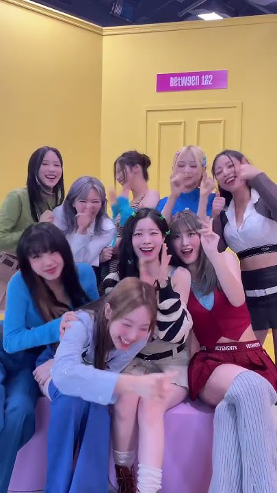 모모 (TWICE)의 비하인드 컷